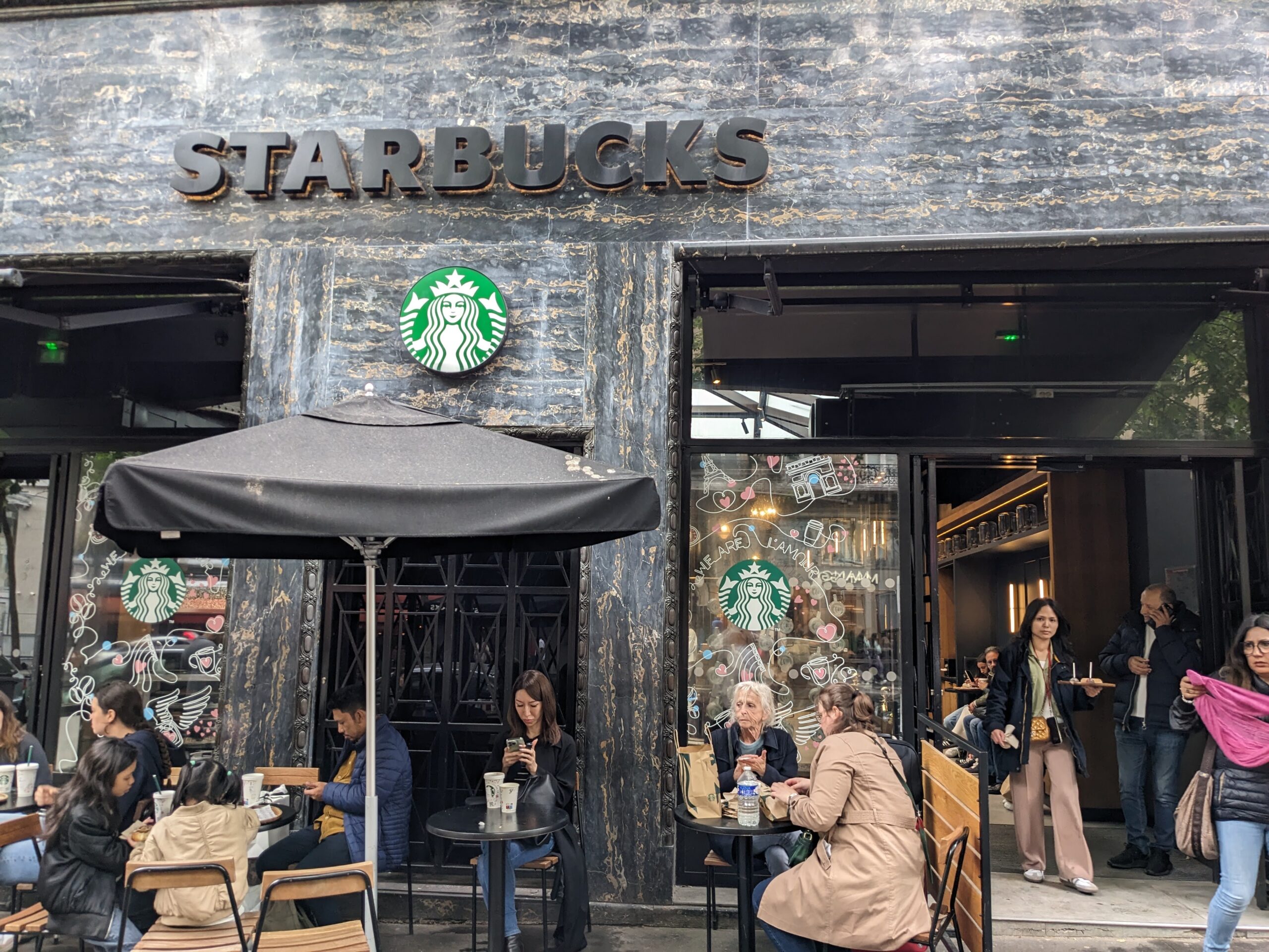 宮殿風スタバ　スターバックスオペラ店